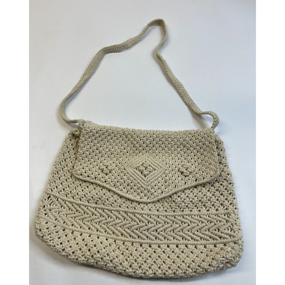Vintage Crocheted Handbag purse with cotton/poly lining snap closure